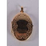 A 9 GOLD LOCKET, Stamped 375, 3.4cm x 2cm, weight 3.5g