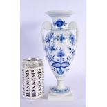 A MEISSEN PORCELAIN TWIN HANDLED VASE AND COVER. 27 cm x 10 cm.