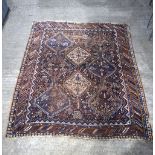 A Shiraz rug194 x 168 cm