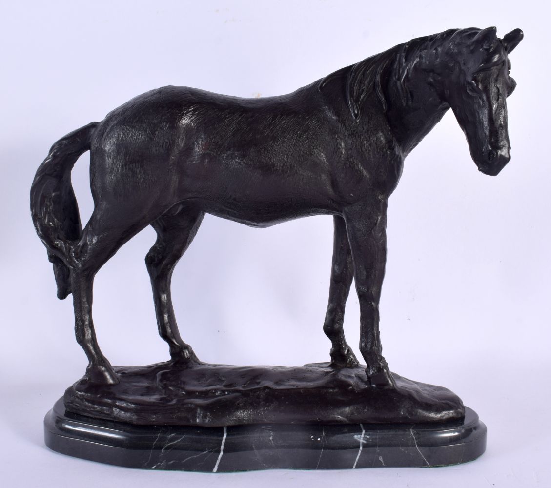 A CONTEMPORARY BRONZE FIGURE OF A HORSE. 24 cm x 22 cm.