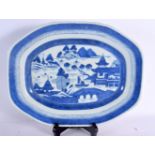 AN 18TH CENTURY CHINESE EXPORT BLUE AND WHITE DISH Qianlong. 34 cm x 26 cm.
