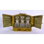 A CHARMING EARLY VICTORIAN VELVET LINED TRIPLE SCENT BOTTLE HOLDER with gilt metal mounts. 15 cm x 1