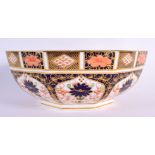 Royal Crown Derby imari pattern 1128 octagonal bowl, date mark for 1920 23x9.5cm