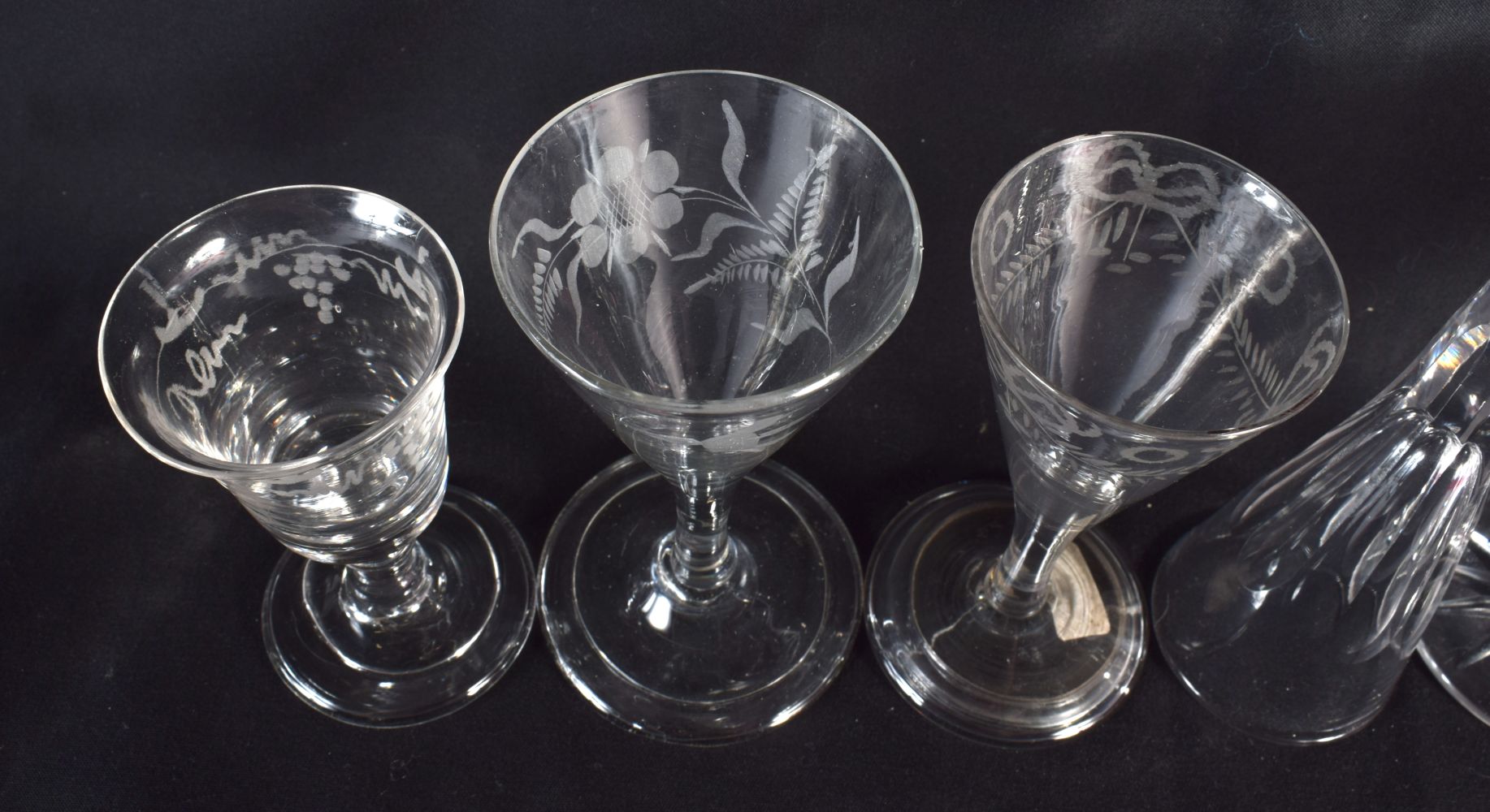 FIVE ANTIQUE WINE GLASSES and another. Largest 12 cm high. (6) - Bild 3 aus 7