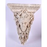 A SMALL PLASTER GRAND TOUR STYLE PEDESTAL WALL BRACKET. 30 cm x 20 cm.