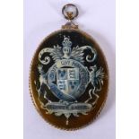 A LOVELY 18TH/19TH CENTURY ENAMELLED GILT METAL PORTRAIT MINIATURE CASE painted with a bold armorial