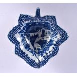 AN 18TH CENTURY ENGLISH BLUE AND WHITE PICKLE DISH of larger than normal proportions. 16 cm x 14 cm.