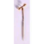 AN ANTIQUE GOLD TIE PIN. 5.7cm x 1cm, weight 1.1g