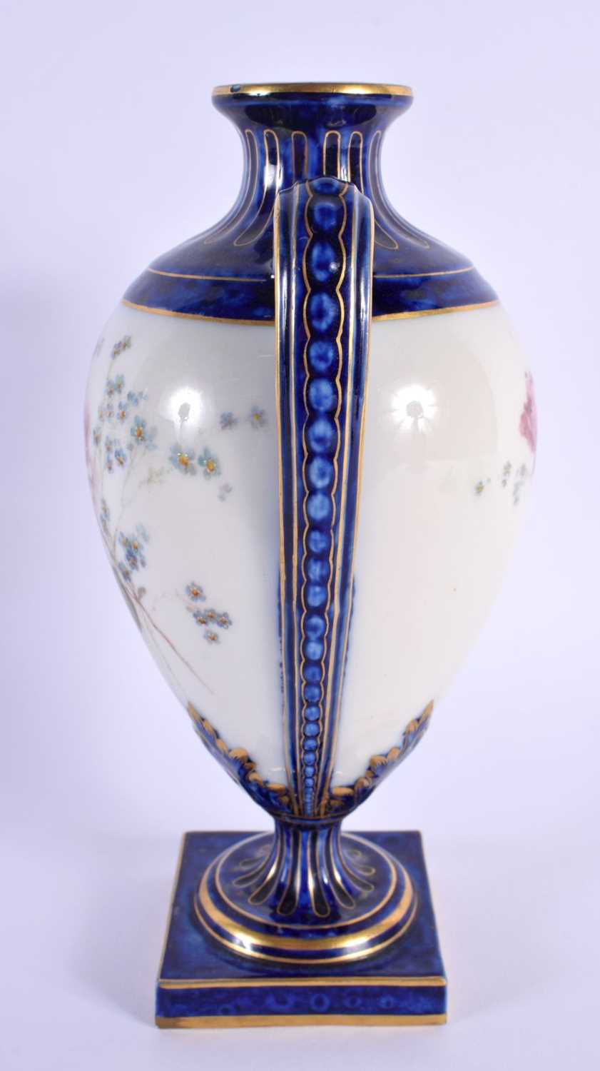 A 19TH CENTURY ROYAL WORCESTER TWIN HANDLED VASE painted with flowers. 18 cm x 10 cm. - Image 2 of 6