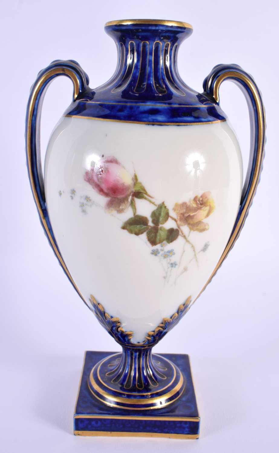 A 19TH CENTURY ROYAL WORCESTER TWIN HANDLED VASE painted with flowers. 18 cm x 10 cm. - Image 4 of 6