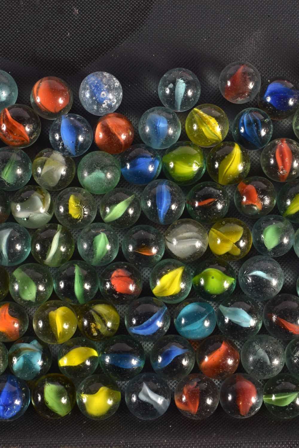 ASSORTED VINTAGE GLASS MARBLES. (qty) - Image 4 of 5