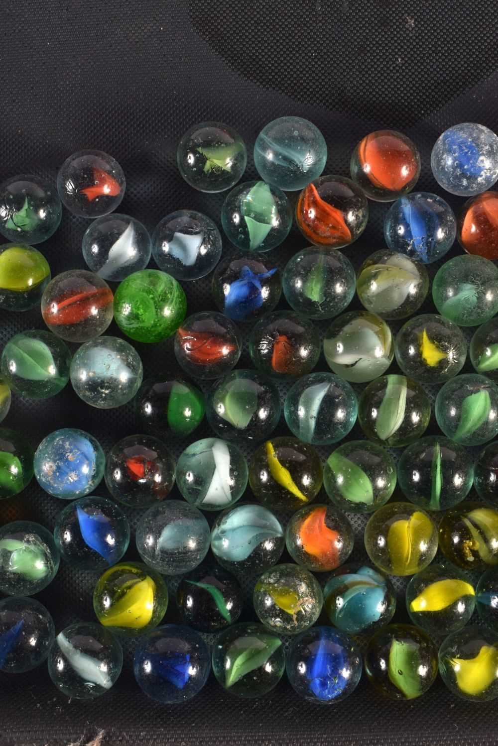 ASSORTED VINTAGE GLASS MARBLES. (qty) - Image 3 of 5