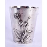 AN ART NOUVEAU EUROPEAN SILVER BEAKER decorated with organic foliage and vines. 110 grams. 8 cm x