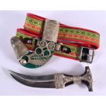 AN ANTIQUE OMANI HORN HANDLED JAMBIYA DAGGER. 27 cm long.