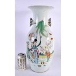 A LARGE EARLY 20TH CENTURY CHINESE TWIN HANDLED FAMILLE ROSE VASE Late Qing/Republic. 44 cm x 18