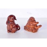 Two Japanese boxwood netsuke. 5 cm. (2)