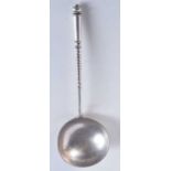 AN ANTIQUE RUSSIAN SILVER NIELLO SPOON. 64 grams. 18.5 cm long.