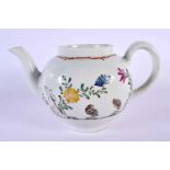 18th century Worcester teapot painted with a rare version of the Two Quail pattern. 10cm high