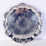 A LARGE ANTIQUE SILVER SALVER. London 1901. 830 grams. 33 cm wide.