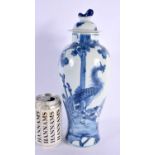 A LARGE 19TH CENTURY CHINESE BLUE AND WHITE PORCELAIN VASE AND COVER Qing. 30 cm high.