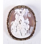 AN ANTIQUE CAMEO BROOCH. 40 grams. 6.75 cm x 5.75 cm.