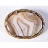 AN ANTIQUE YELLOW METAL AND AGATE BROOCH. 17.5 grams. 5 cm x 3.75 cm.