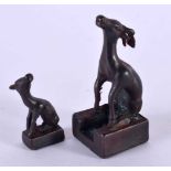 A CHINESE BRONZE DOUBLE DEER SEAL. 5.5 cm x 3 cm.