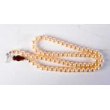 A COSTUME PEARL NECKLACE. 19.5 grams. 41 cm long.