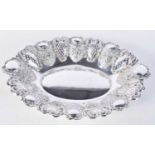 AN EDWARDIAN SILVER FRUIT DISH. Birmingham 1902. 328 grams. 28 cm x 21 cm.