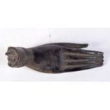 A 17TH/18TH CENTURY THAI BRONZE BUDDHA HAND. 10.25 cm x 4 cm.