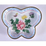 AN EARLY 20TH CENTURY CHINESE CANTON ENAMEL LOBED DISH Late Qing/Republic. 15 cm x 13 cm.