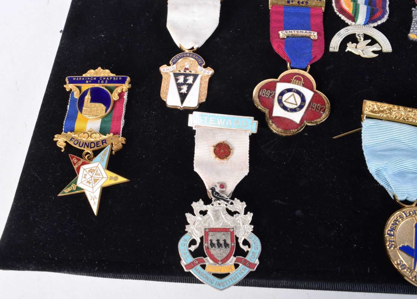A collection of enamelled Masonic medallions (11). - Image 4 of 5