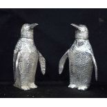 A set of chrome penguin cruets 7.5 cm (2).