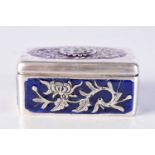 AN EARLY 20TH CENTURY CHINESE SILVER AND ENAMEL SNUFF BOX Late Qing/Republic. 38.8 grams. 5 cm x 3