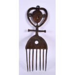 AN AFRICAN BRONZE TRIBAL COMB. 30 cm x 10 cm.