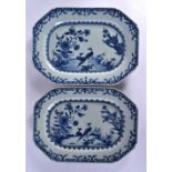 A PAIR OF EARLY 18TH CENTURY CHINESE EXPORT BLUE AND WHITE DISHES Qianlong. 30 cm x 23 cm.