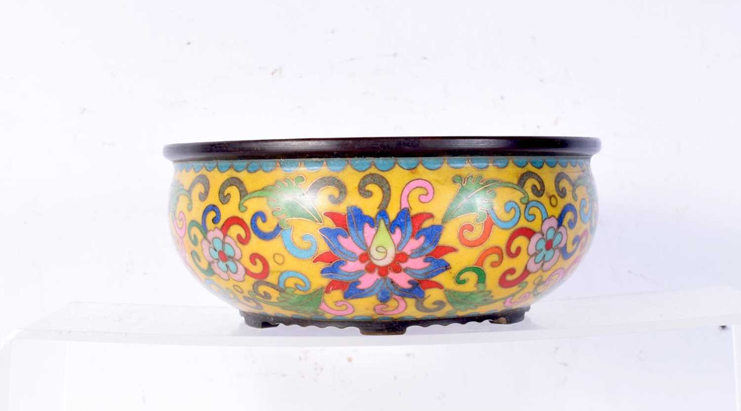 A Chinese Cloisonne enamel bronze bowl decorated with foliage. 12 cm wide.