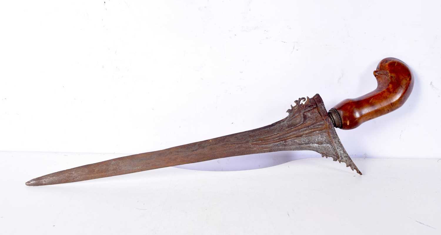 A wooden handled Kris dagger 46 cm. - Image 3 of 4