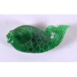 A CHINESE CARVED JADEITE GOLD MOUNTED FISH PENDANT 20th Century. 5.5 cm x 3 cm.