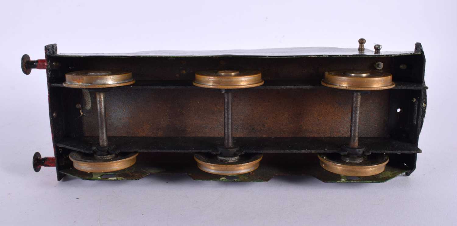 A SCRATCH BUILT LOCOMOTIVE TRAIN AND TENDER Mongrel, No 4697. 56 cm long inc tender. (2) - Image 11 of 11