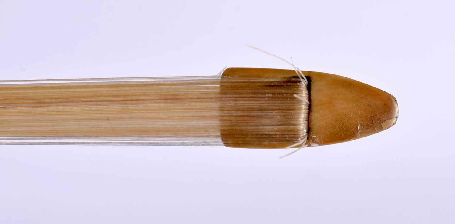 A GERMAN VIOLIN BOW by Friedrich Glass. 74 cm long. - Image 7 of 8