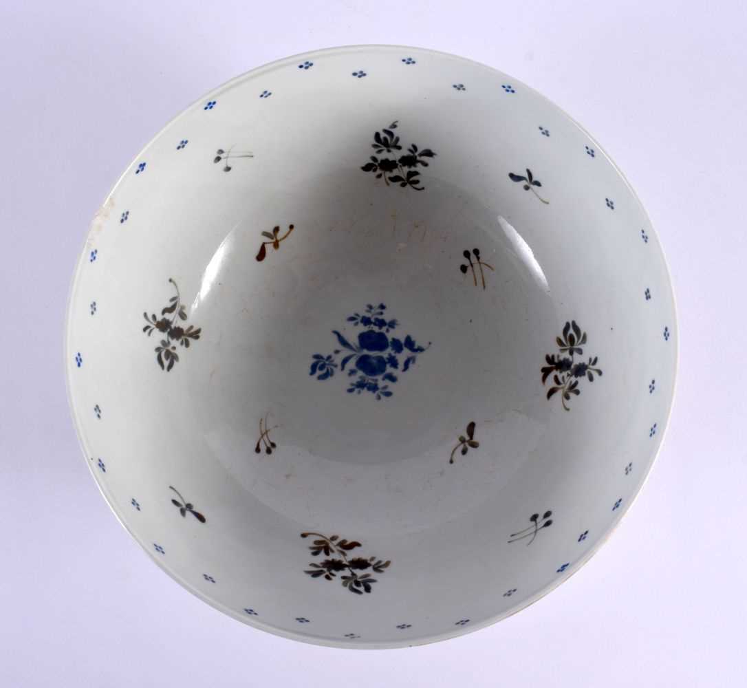 A LARGE 19TH CENTURY FRENCH SAMSONS OF PARIS PORCELAIN BOWL painted in the Qianlong style. 24 cm x - Image 4 of 5
