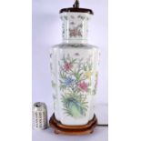 A LARGE EARLY 20TH CENTURY CHINESE FAMILLE ROSE COUNTRY HOUSE LAMP Late Qing/Republic. 52 cm x 20