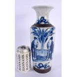 A 19TH CENTURY CHINESE CRACKLE GLAZED BLUE AND WHITE VASE Qing. 30 cm high.