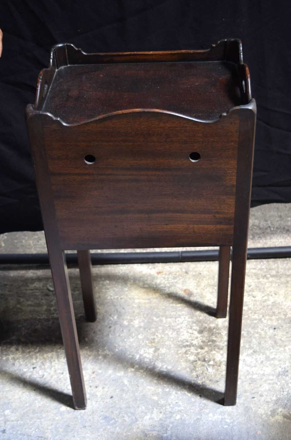 A Georgian mahogany bedside cabinet 80 x 39 x 32 cm. - Image 5 of 5