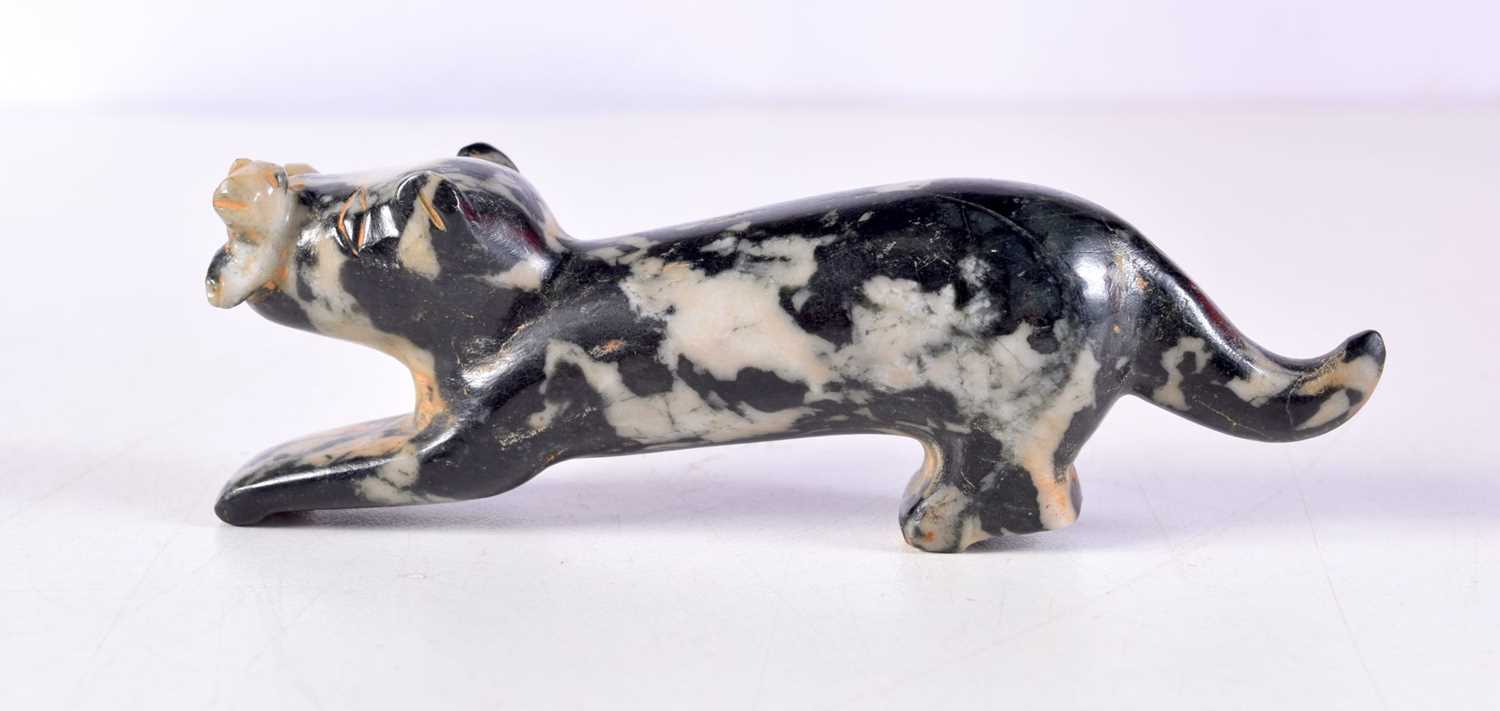 A MIDDLE EASTERN CARVED JADE BEAST. 11 cm x 3.25 cm. - Image 2 of 4