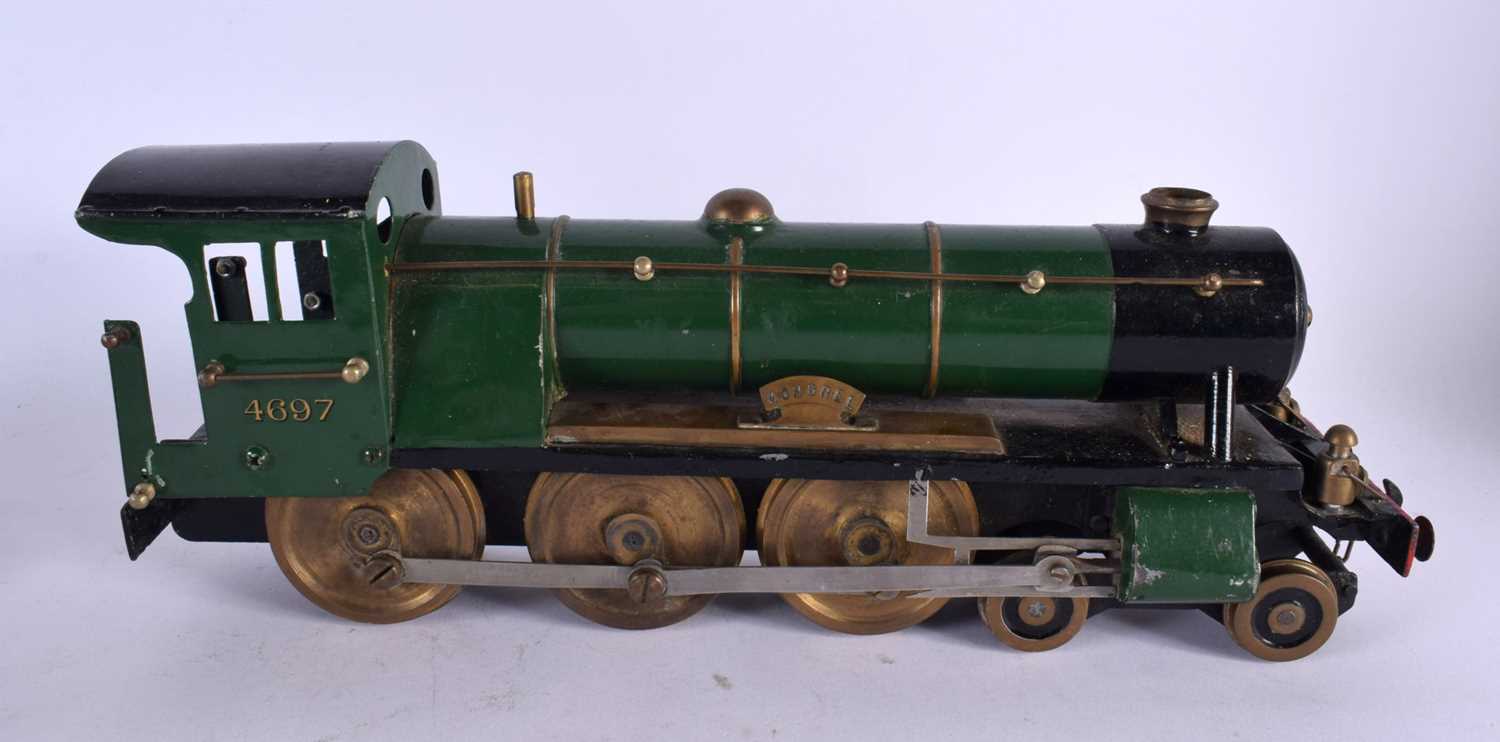 A SCRATCH BUILT LOCOMOTIVE TRAIN AND TENDER Mongrel, No 4697. 56 cm long inc tender. (2) - Image 3 of 11