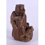 A JAPANESE CARVED BOXWOOD FROG NETSUKE. 6 cm x 4 cm.