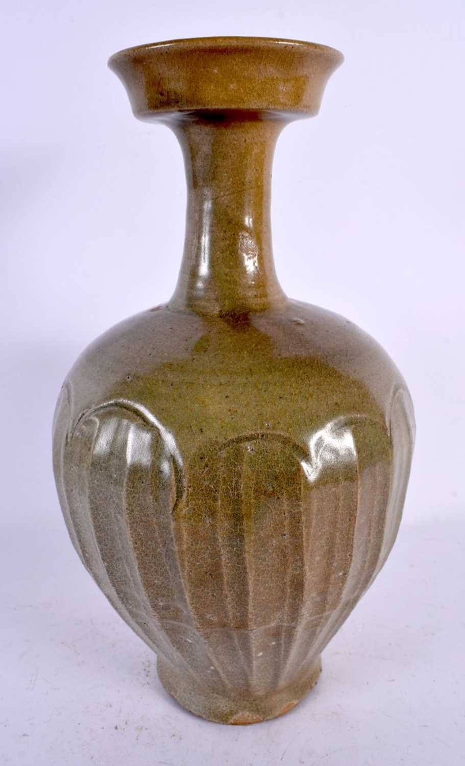 A 15TH/16TH CENTURY KOREAN CELADON GLAZED POTTERY VASE with lotus type borders. 28 cm x 12 cm. - Image 3 of 5