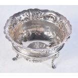 AN EDWARDIAN SILVER REPOUSSE SUGAR BOWL. Chester 1903. 171 grams. 11.5 cm x 6.5 cm.